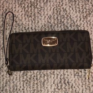 Michael Kors Wristlet